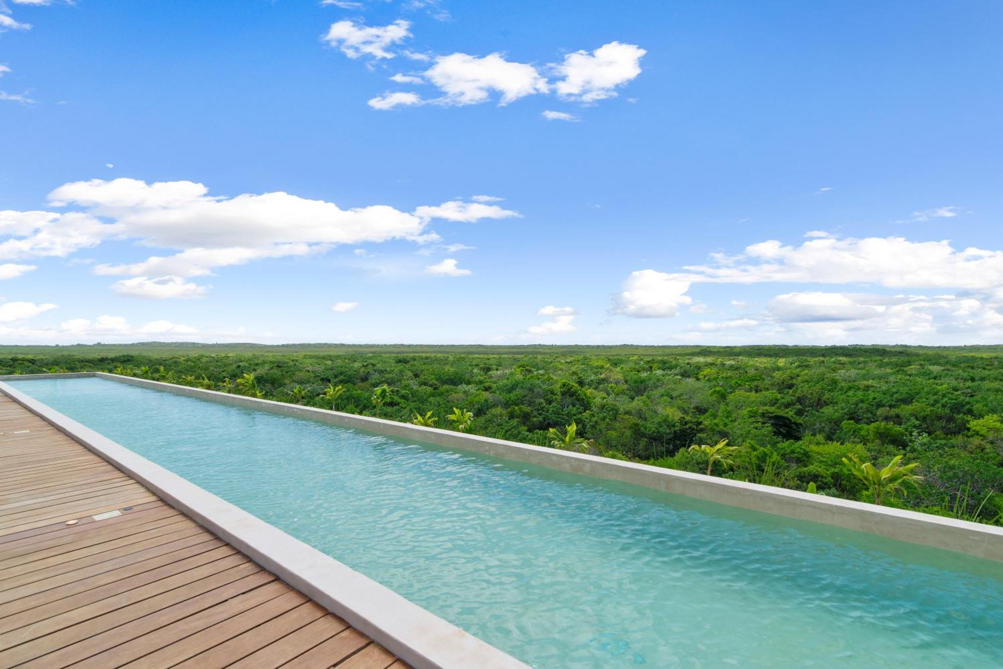 Tropical Getaway In With Private Pool *